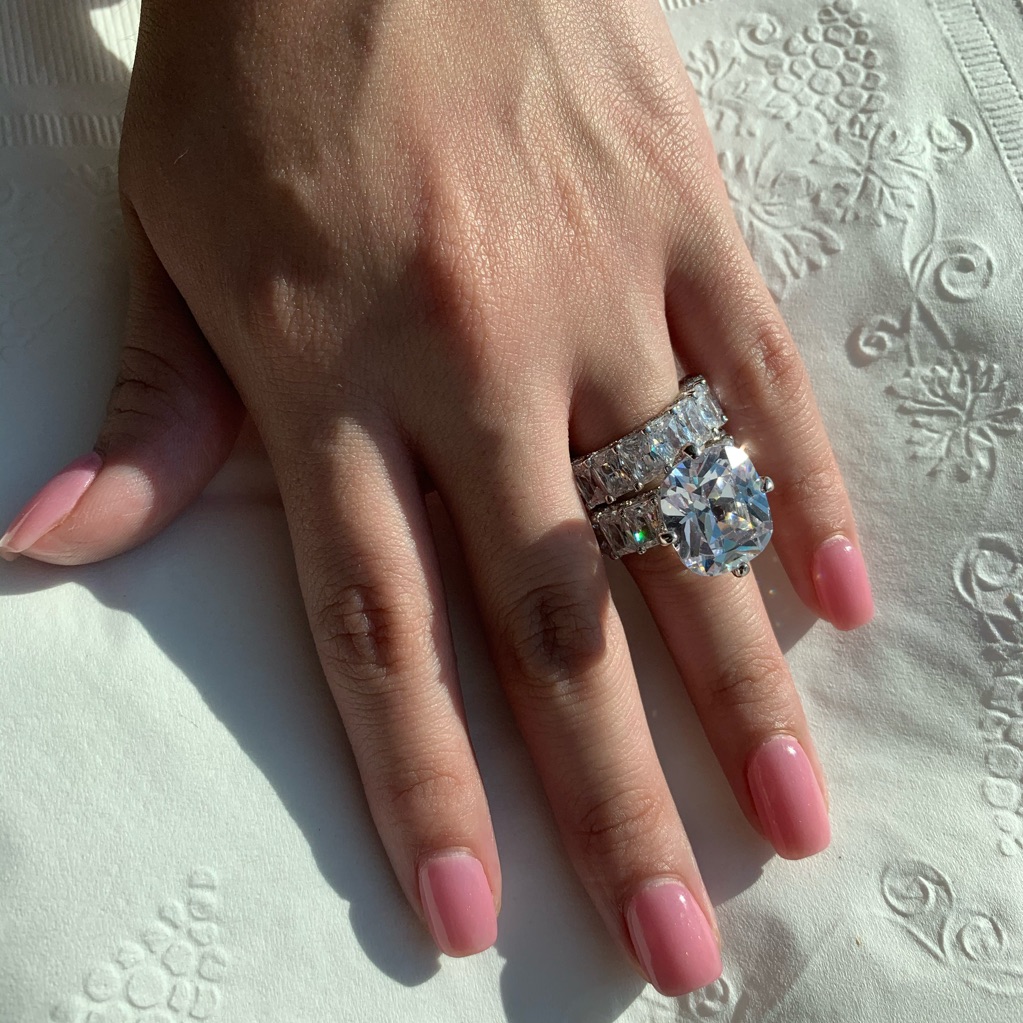 Jeulia 2 Ring Eternity Ring Set